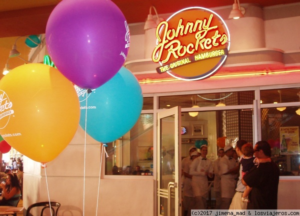 Restaurante Johnny Rockets en el Dolphin Mall de Miami
Restaurante americano decoración retro años 50

