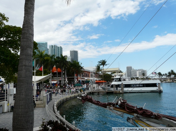 Bay Side, Miami
Centro comercial y de ocio Bay Side en Biscayne Blvd (Miami)
