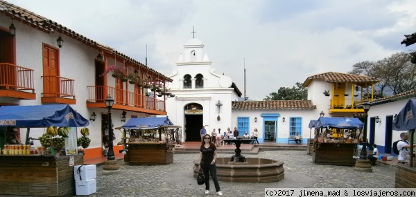 Pueblito Paisa
El Pueblito Paisa en el Cerro Nutivara, una reproducción de un pueblo de Antioquia de principios de siglo XX
