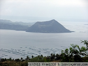 Volcán Taal en el lago Taal
Impresionante volcán en activo dentro del lago Taal. Situado cerca de Manila.
