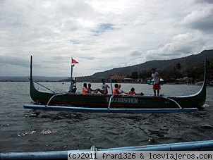Viajando al volcán Taal
Para visitar el volcán hay que viajar en barca. Una hora aproximadamente.
