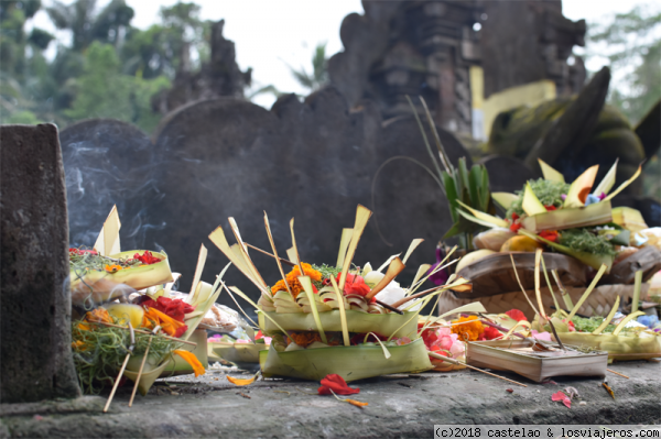 Ofrendas a los dioses en Bali
Ofrendas a los dioses en Bali
