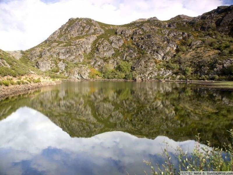 Opiniones CASAS TURISMO RURAL ORENSE en Galicia: Laguna de Carrizais - A Veiga (Ourense)