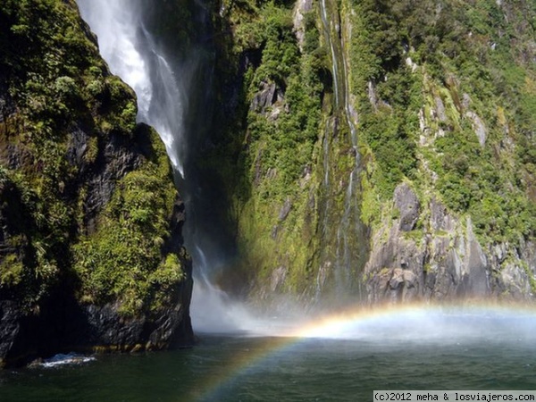 Navegando por Milford Sound - Nueva Zelanda