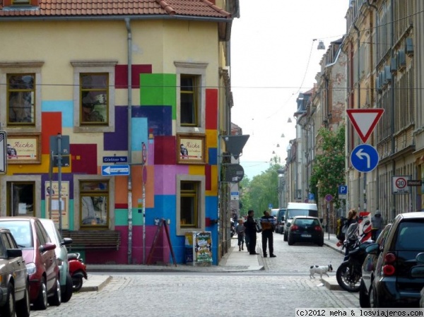 Dresde: reconversión hacia el color
Tras los años grises del comunismo, ahora sus gentes buscan colorido
