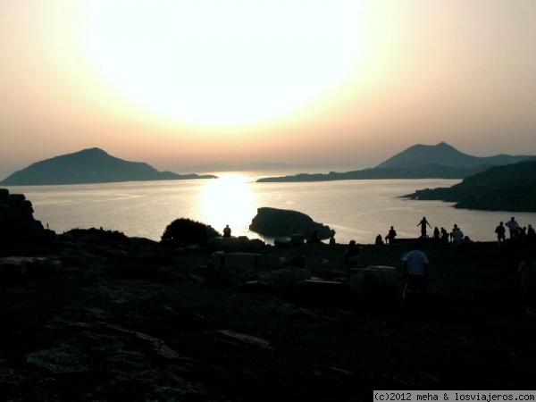 Puesta de sol en el cabo Sunion
Mucha gente acude a ver la puesta de sol en el cabo Sunion, desde el Tempo de Poseidón, en la península de Atica, al sur de Atenas
