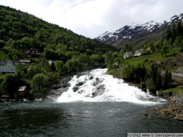 Exhuberante naturaleza noruega
cascada
