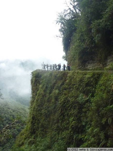 La carretera de la muerte en bici
Descenso en bici por la carretera de la muerte, de La Paz a Coroico, en Bolivia
