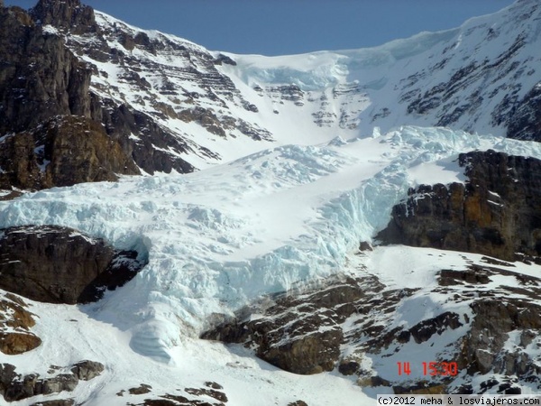 Glaciar en Columbia Icefields
Glaciar Athabasca en campo de hielo Columbia en PN Banff (Montañas Rocosas)
