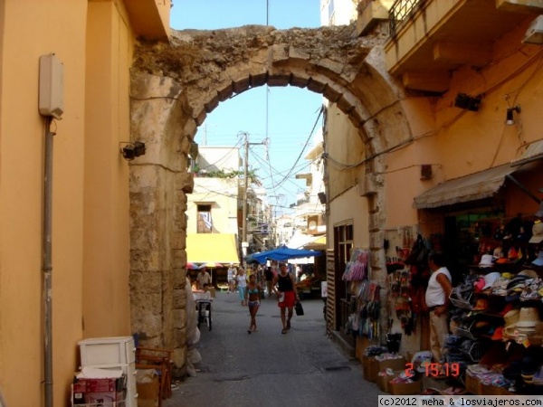 Creta: Rethimno
La Porta Guora forma parte de las murallas venecianas de la población de Rethimnon, en la costa norte de Creta
