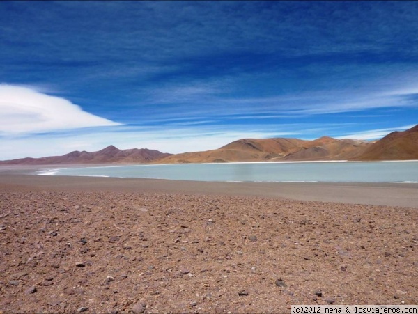 Laguna Diamante
Laguna sin vida por su alto contenido en arsénico. Está dentro del cráter del volcán Galán, en Antofagasta de la Sierra
