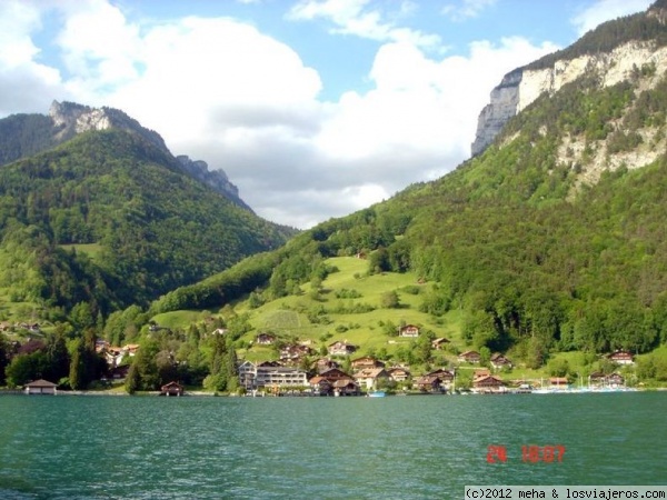 Lago Thun
en los Alpes suizos
