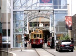 Tranvía saliendo del centro comercial
Christchurch