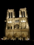 Vista norturna de la catedral de Notre Dame
Notre Dame París