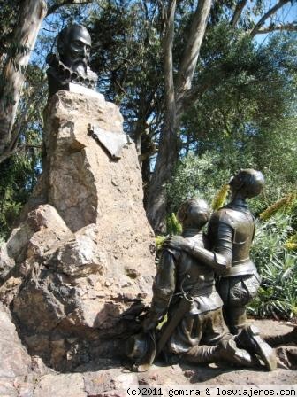 El cervantes Estadounidense
Escultura donde aparecen El Quijote y Sancho Panza ante el busto de Cervantes esta situada en el parque del Golden Gate Park en San Francisco. Nuestro mas famoso Escritor recorre el mundo
