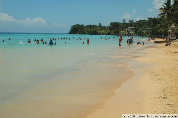 Playa de Ocho Rios (Jamaica)
Playa de Ocho Rios (Jamaica), junto a las Dunn's River Falls.
