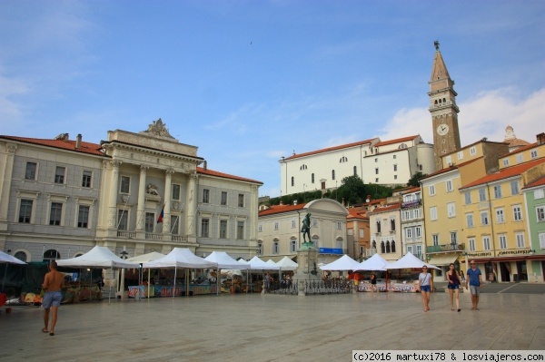 PLAZA DE TARTINI
La Plaza de Tartini con sus edificios tipo Veneciano en la localidad costera de Piran en la zona de la Istria Eslovena.
