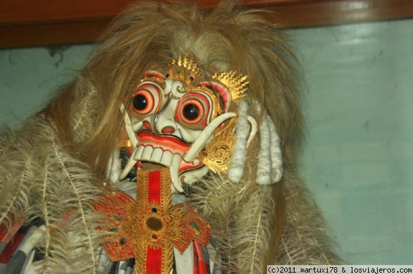 BARONG -BALI
Este es uno de los 5 tipos de barong (criaturas protectoras) que tiene la mitologia balinesa, representandos a un mono.
