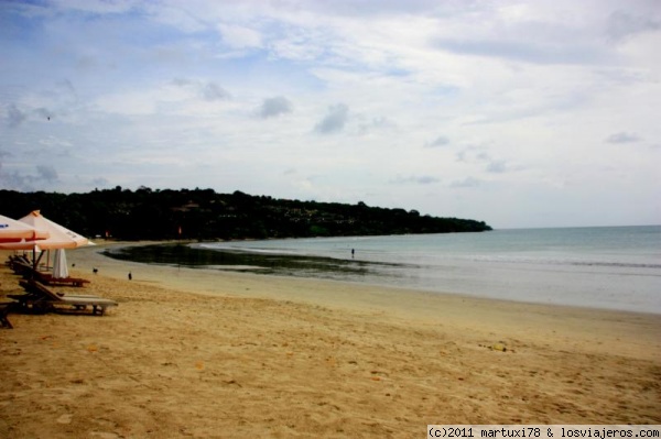 Playa de Jimbaran
Un paseo por la playa de Jimbaran en un dia bastante nublado
