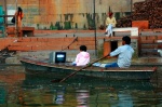 BARCA INTERACTIVA EN EL GANGES