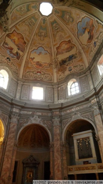 Techo Iglesia Livorno
Es la misma Iglesia que antes , los frescos de la cupula son expectaculares
