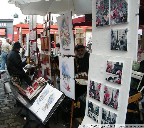 Pintores en la Place de Tertre.
Es una de las plazas con más sabor de París y de las más pintorescas, la plaza está en la cima de la colina de Montmartre.
Pintores en la Place de Tertre.
Es una de las plazas con más sabor de París y de las más pintorescas, la plaza está en la cima de la colina de Montmartre.
