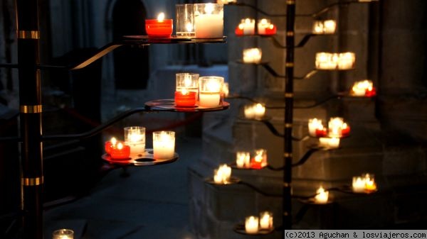 Carcassone
Velas en el interior de la basílica de Carcasona
