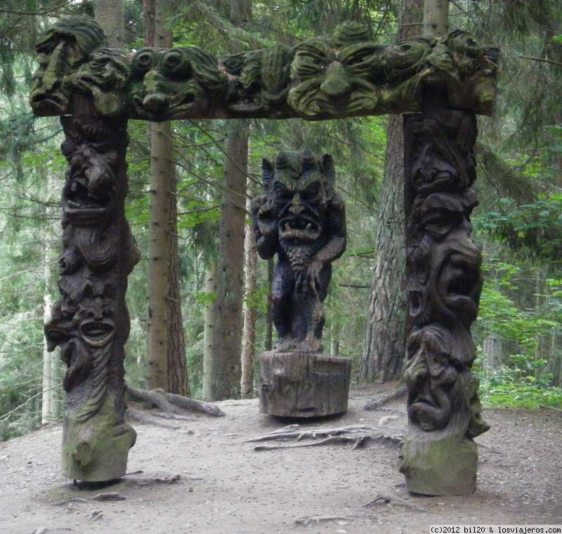 Viajar a  Lituania - colina de las brujas, Juodkrantė