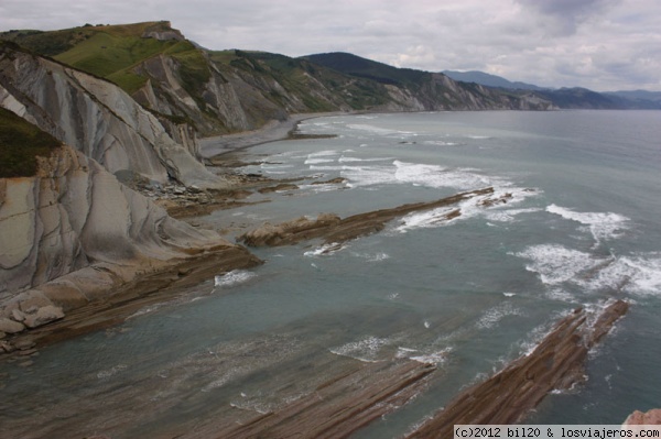 Zumaia, Gipuzkoa
La ruta del Flysch

Millones de años de historia geológica escritos en sucesivos estratos rocosos descubiertos por el mar
