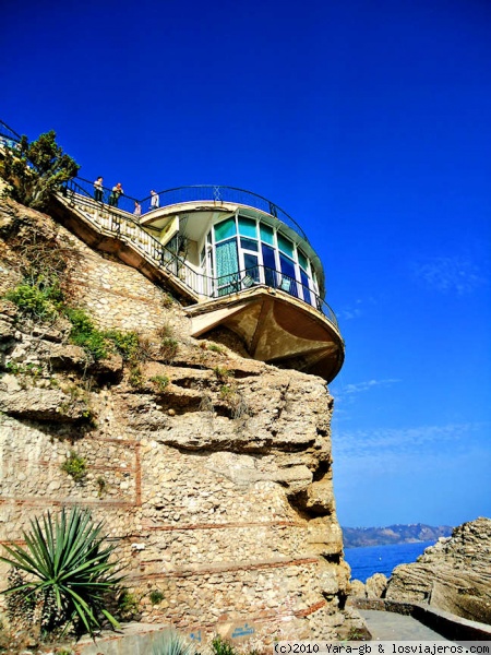 Balcon de Europa -Nerja (Malaga)
Este mirador tiene unas vistas preciosas y es uno de los lugares mas visitados de la costa.
