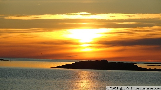 Atardecer en Stave
Atardecer desde la playa de Stave en las islas Vesteralen.
