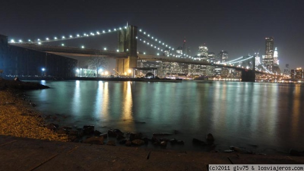 Puente Brooklyn
Foto del puente de Brooklyn con el skyline de Manhatan desde la playa de Brooklyn
