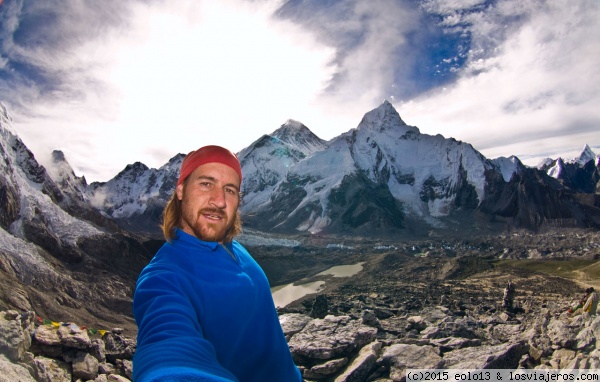 Trekking al campo base del Everest
En la cima del Kalapatar haciendo el trekking del campo base del Everest
