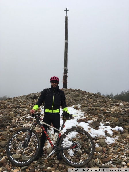 Cruz de Ferro
En la Cruz de Ferro, Camino de Santiago francés
