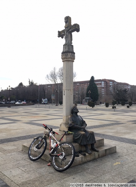 Parador Leon Bicicleta
Bicicleta junto al Parador de León capital
