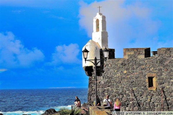 Castillo de San Miguel en Garachico
El Castillo de San Miguel fue construido entre 1575 y 1577 por orden de Felipe II, su misión era proteger a Garachico que por entonces era la capital de Tenerife.
