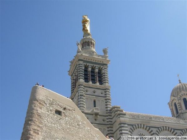 Notre Dame de la Garde. Marsella
Cúspide en pan de oro de la catedral de Notre Dame de la Garde. Marsella
