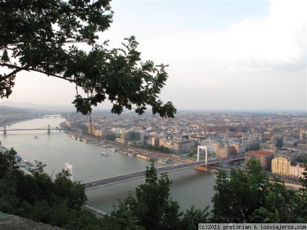 Panorámica de Budapest
Panorámica de Budapest desde la colina de la Estatua de la Libertad, en la zona de Buda.
