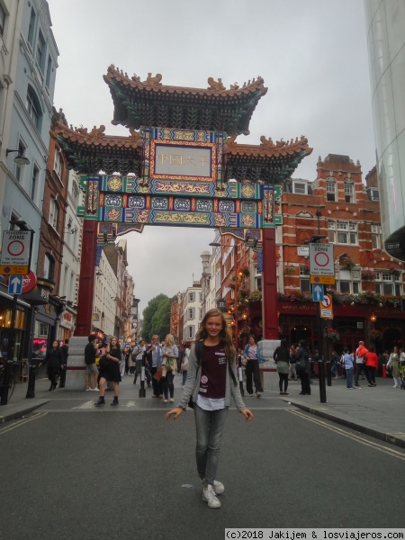 Entrada a chinatown desde Leicester Sq.
Entrada a chinatown desde Leicester Sq.
