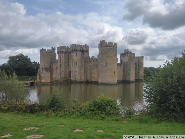 Bodiam Castle
Bodiam Castle, castillo en ruinas
