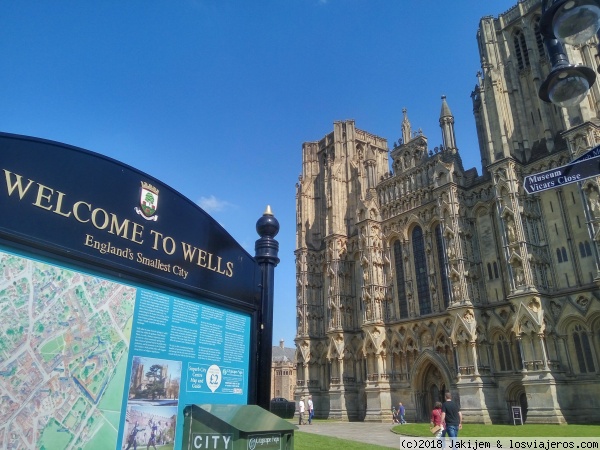 Catedral de Wells
Entrada frontal a catedral de Wells
