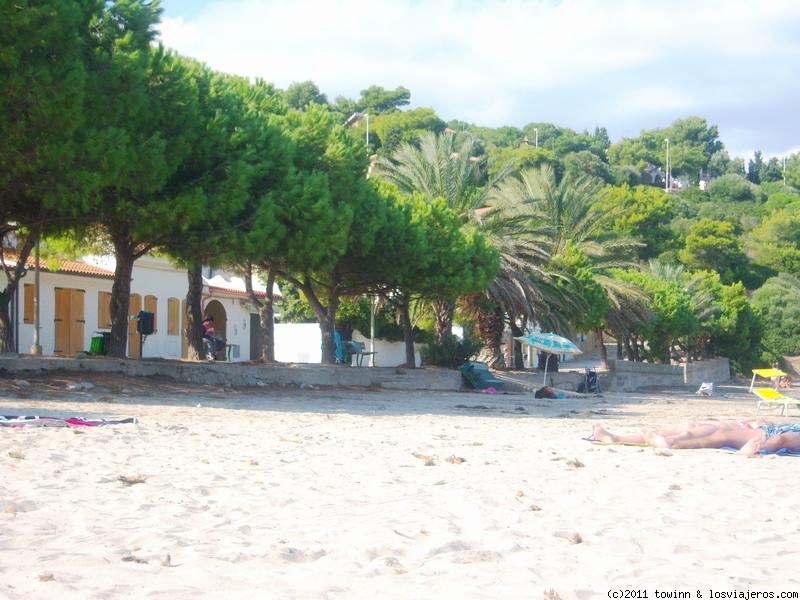 Viajar a  Italia: Playas Gay En Cerdeña - Playa en  Isla San  \'t Antioco (Playas Gay En Cerdeña)