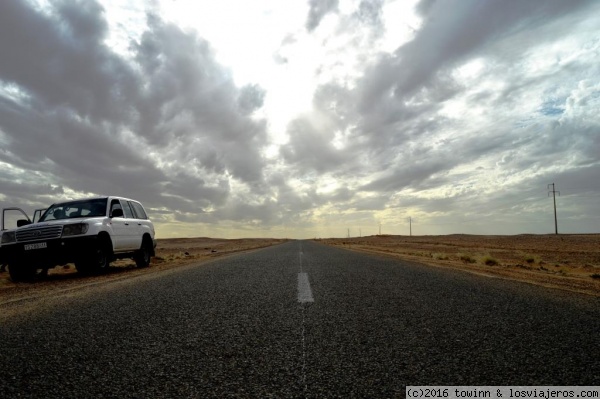 Carretera en el desierto
Carretera en el desierto
