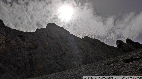 Picos de Europa en Fuente Dé - Cantabria
Inclinando el móvil en un paseo por los Picos de Europa (desde el desembarco del teleférico de Fuente Dé)
