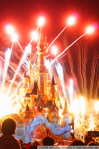 Disney Illuminations
Espectáculo nocturno en Disneyland Paris
