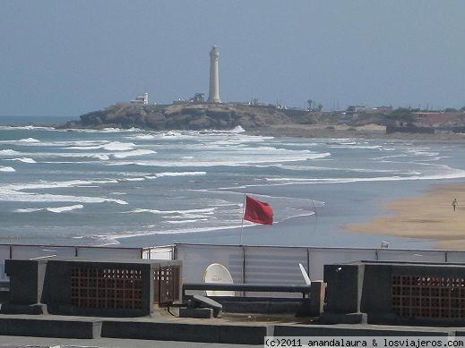 La Corniche-Casablanca
Zona turistica por excelencia, en plena expansión urbanistica y turistica.Faro visto desde la Corniche
