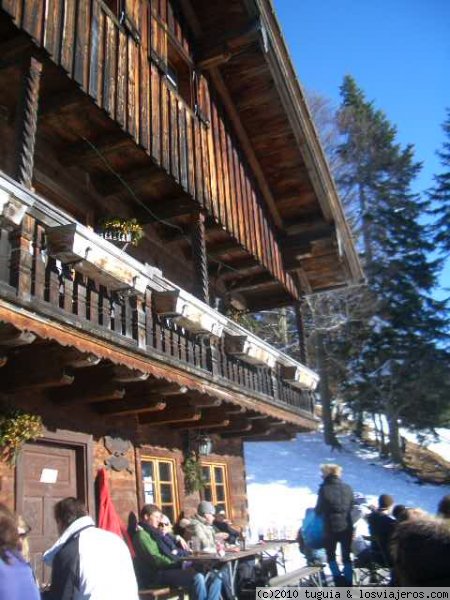 Cabaña en las montañas
al llegar a la cima de la montaña, desde Lenggries, podemos tomar una cervecita y un apfelstrudel?? ñam
