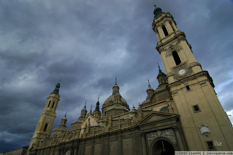 Foro de Navidad: La Basílica entre las nubes (Zaragoza)
