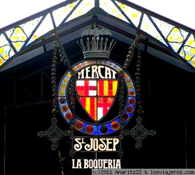 Detalle superior de la Boquería
El Mercado de San José(en catalán Mercat de Sant Josep), popularmente conocido como La Boquería(en catalán La Boqueria), es un mercado municipal que se encuentra en la Rambla de Barcelona (España). Además de un lugar donde comprar todo tipo de productos frescos, es también una atracción turística.
