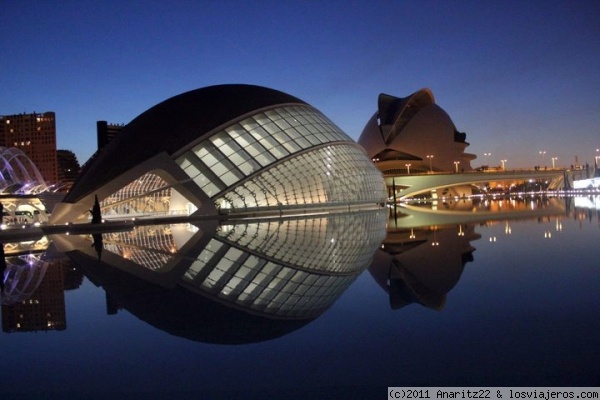 De noche en la Ciudad de las Artes y las Ciencias - Global